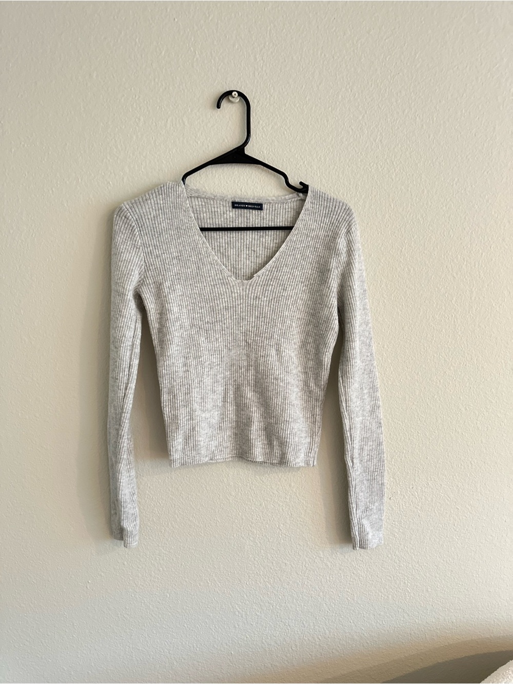 Brandy Melville - Grey V-Neck Ribbed Sweater - OS